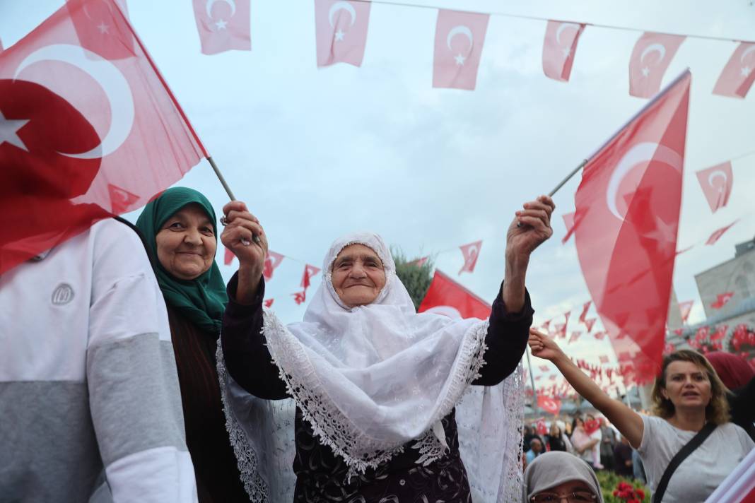 Konya, 15 Temmuz Şehitlerini Mevlana Meydanı’nda andı 3